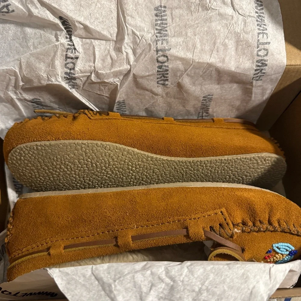 FREE PEOPLE Minnetonka for FP
Ayashe Moccasins FLATS SHOES - Picture 7 of 10